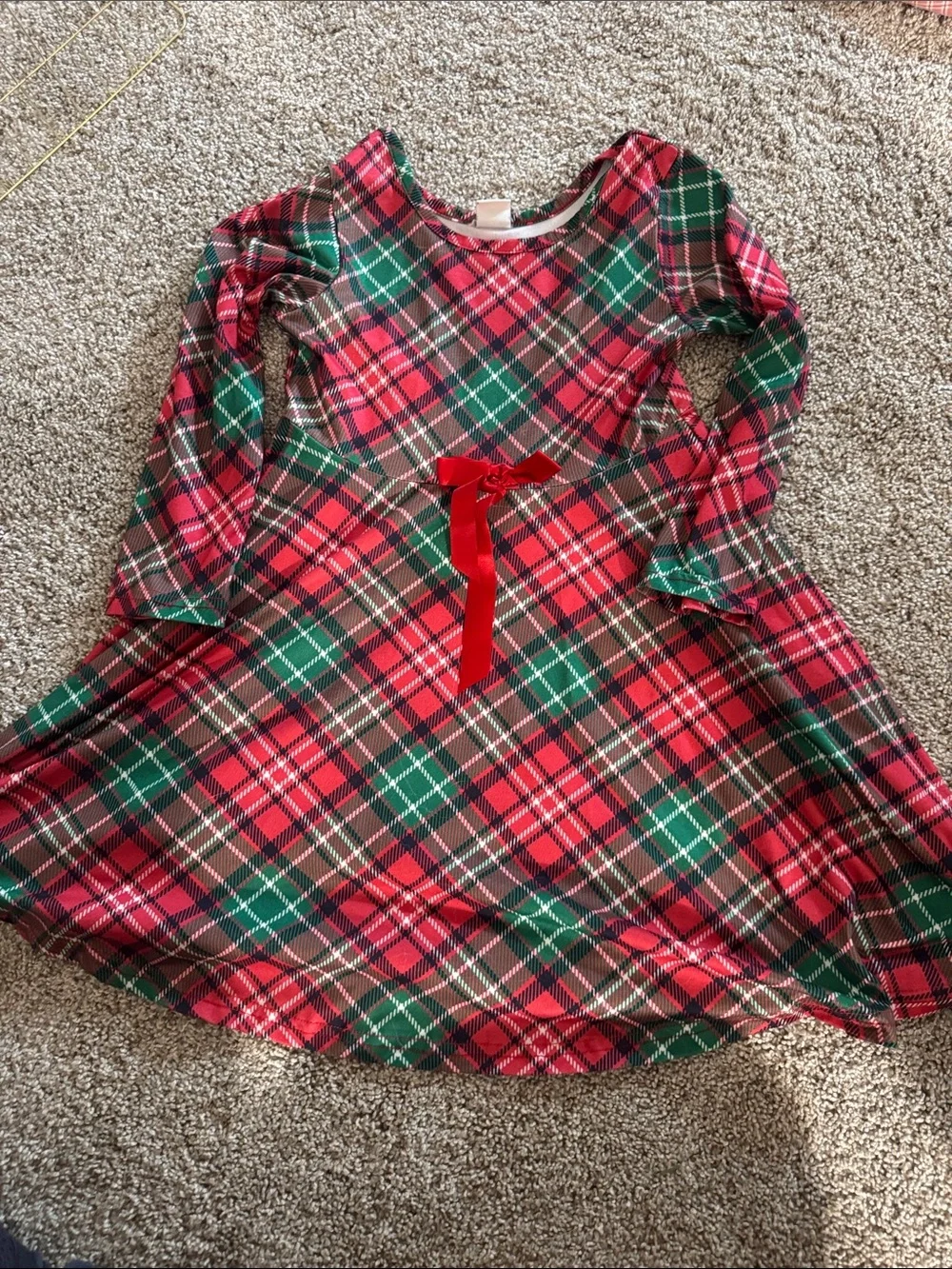Source Unknown Red and Green Plaid Long-Sleeve Kids Dress with Bow